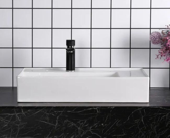 Ceruttispa CR0017 накладная, белая, прямоугольная, с отверстием под смеситель 605х380х120