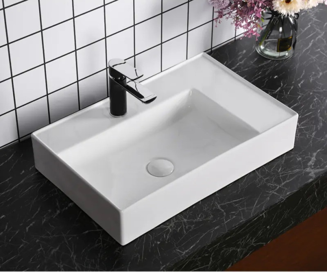 Ceruttispa CR0017 накладная, белая, прямоугольная, с отверстием под смеситель 605х380х120